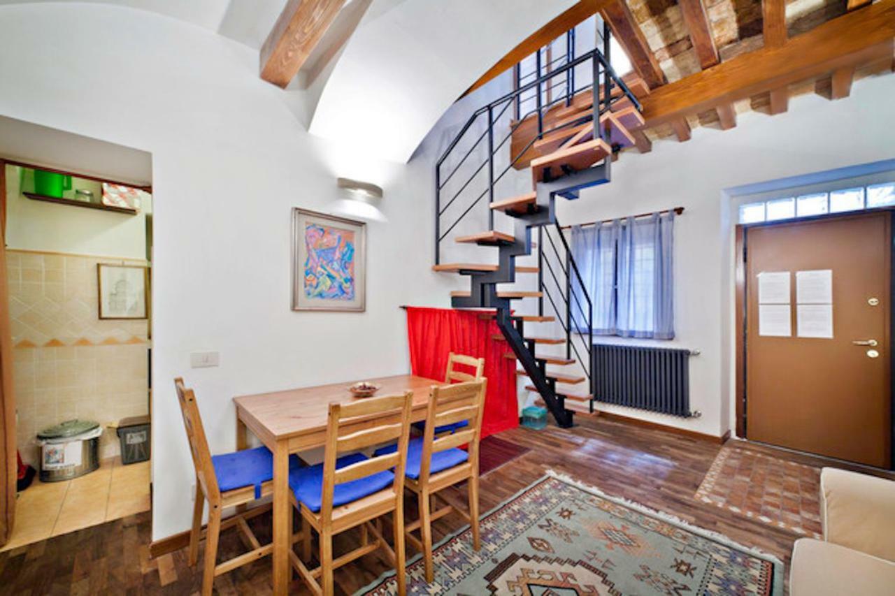 Caratteristico Appartamento A Piazza Navona 로마 외부 사진